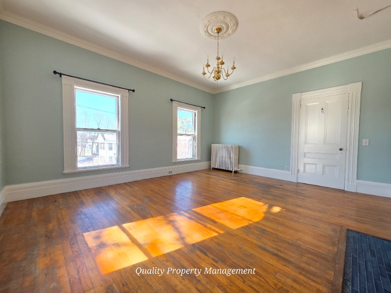 Building Photo - 157 Broadway