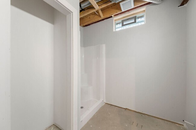 Building Photo - 1874 W 57th St