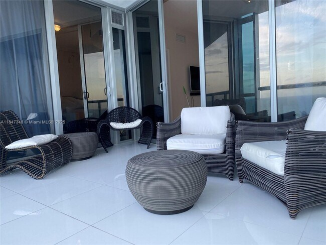 Building Photo - 17121 Collins Ave