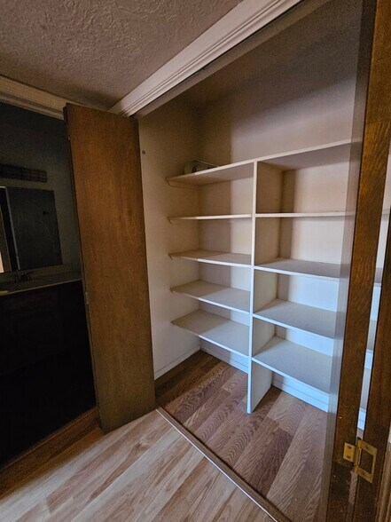 2nd hallway closet - 1556 Common Dr