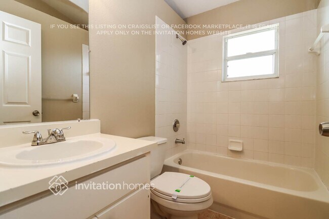 Building Photo - 2391 Eastwood Dr