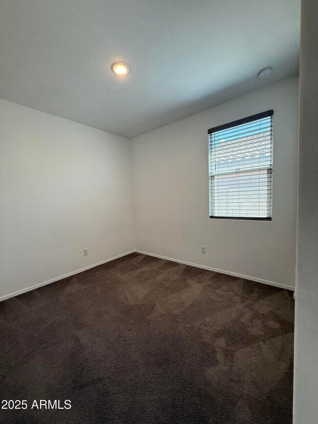 Building Photo - 5886 S 247th Ln