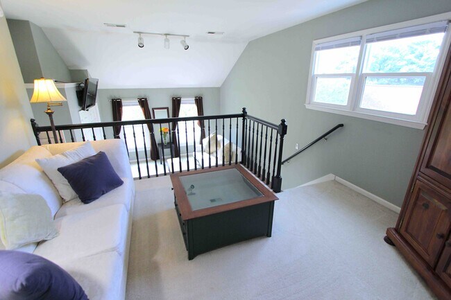 Building Photo - 5711 Chadwick Ln