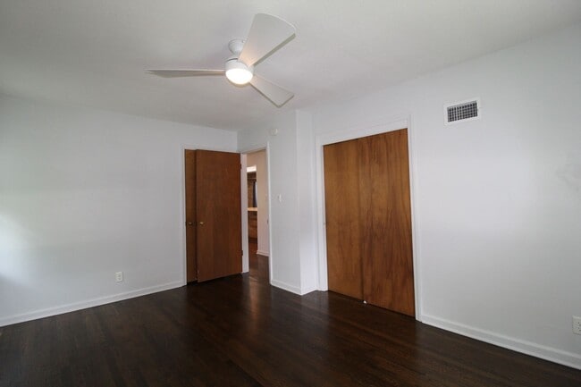 Building Photo - Upgraded 2 Bedroom 1 Bath House In Mission Kansas