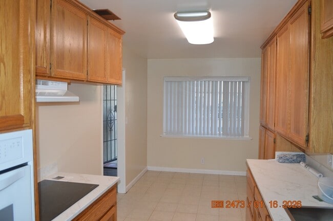 Building Photo - 768 Julian St