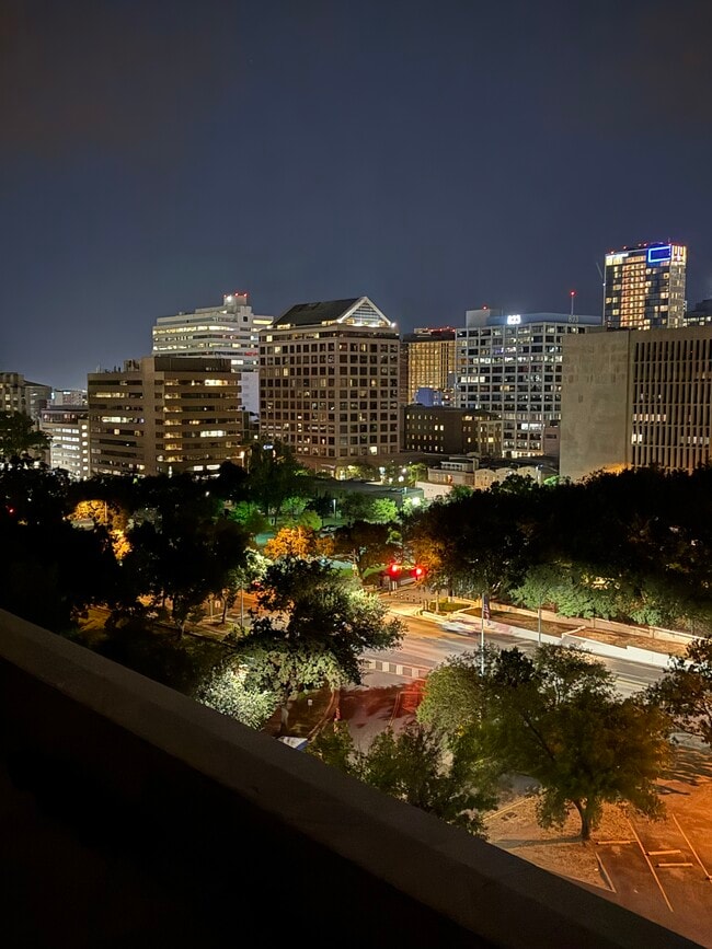 Building Photo - 1122 Colorado St