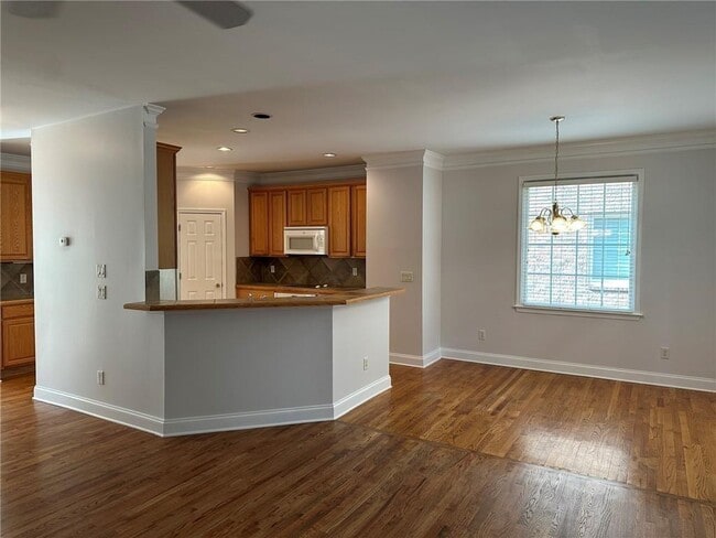Building Photo - 1296 Dunwoody Cove