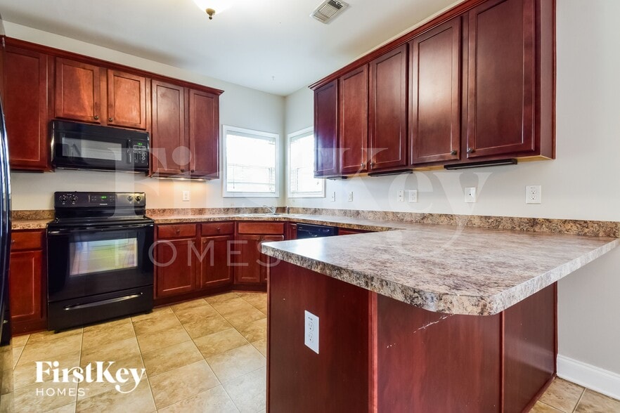 Building Photo - 6303 Spring Cove Dr