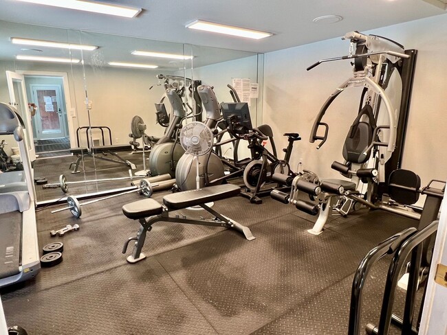 Building Photo - Woodinville ~ Woodland Hills Condo