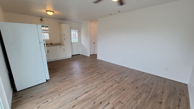 Building Photo - 260 Manini Pl