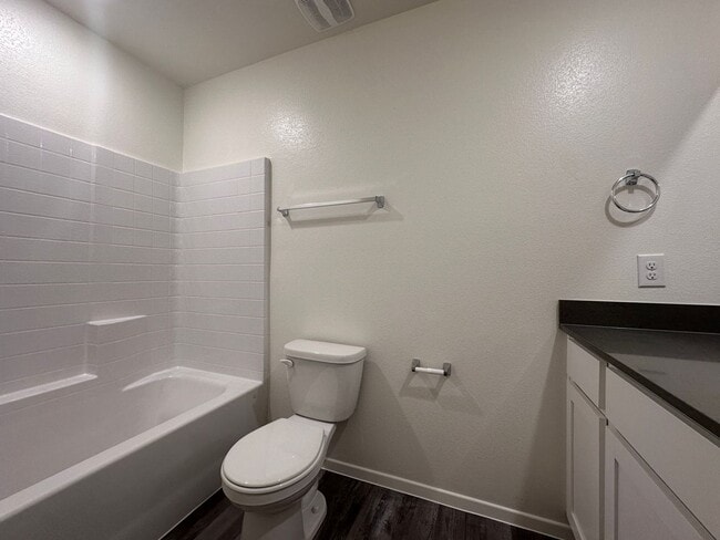 Building Photo - BRAND NEW 3 BEDROOM TOWNHOUSE W/LOFT