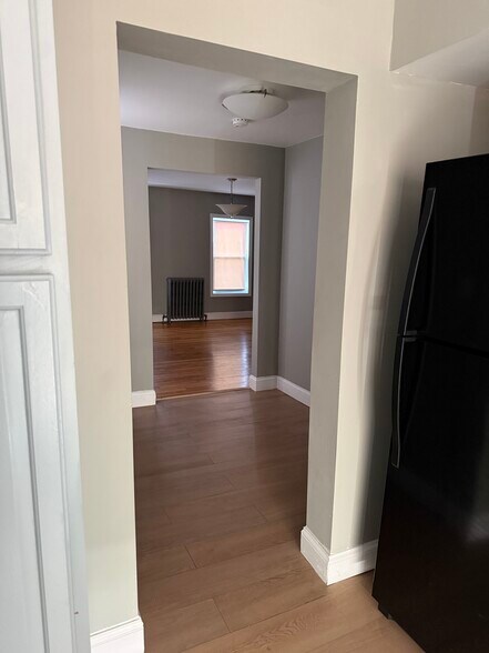 Building Photo - 47 Shawmut St