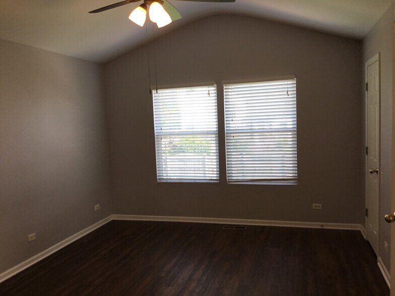 Building Photo - 2364 Chesapeake Bay