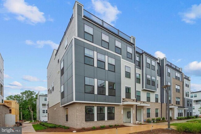 Building Photo - 45176 Drowes Ter