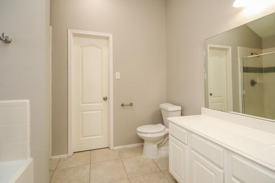 Building Photo - 2523 Flycatcher Cove Dr