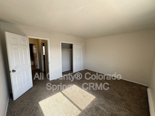 Building Photo - 2232 N Weber St