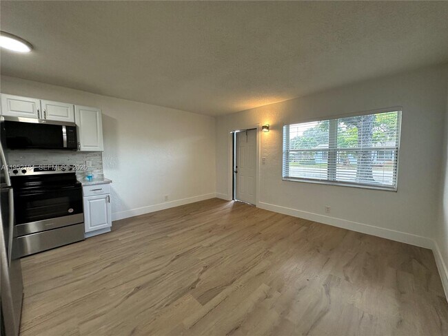 Building Photo - 3616 NE 11th Ave