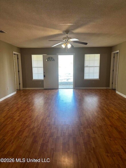 Building Photo - 22226 Red Bluff Rd