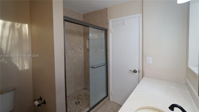 Building Photo - 9220 SW 103rd Ave