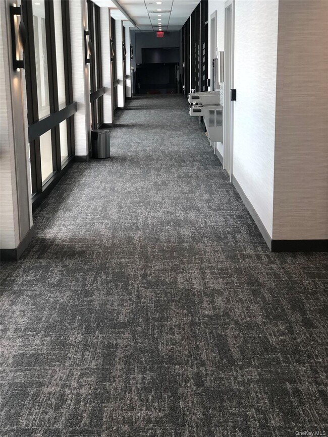 Building Photo - One Bay Club Dr