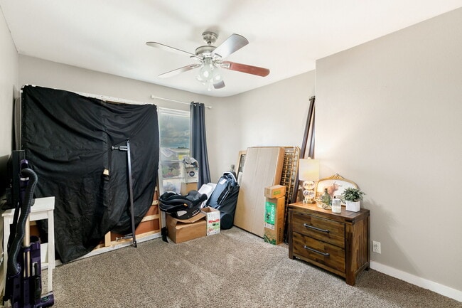 Building Photo - 4145 Los Ranchitos Dr