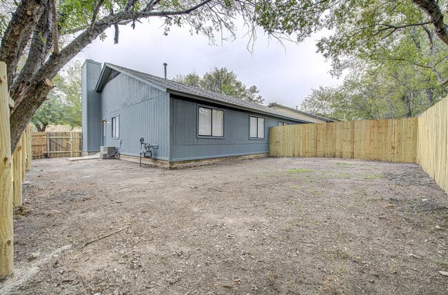 Building Photo - 1306 Bonnie Brae St