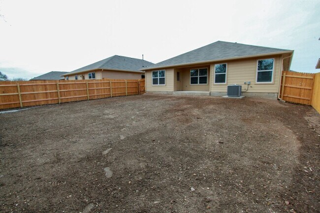 Building Photo - Charming 3-bedroom, 2-bath home in Briarcreek