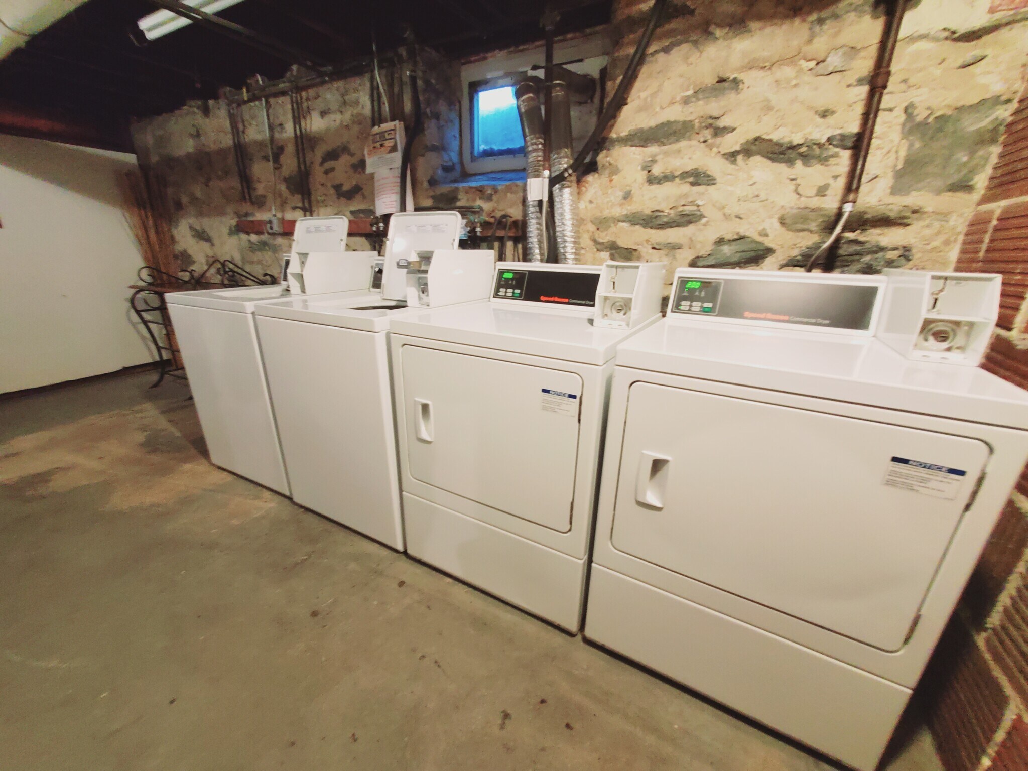 Building Photo - 641 Summer St