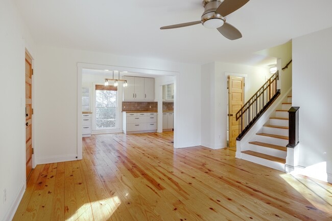 Building Photo - 145 Hendrix Ave