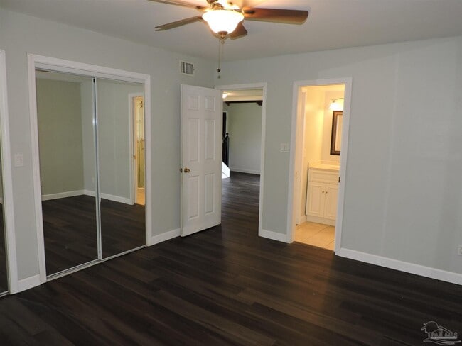 Building Photo - 7674 Old Hickory Dr