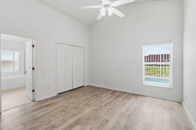 Building Photo - Pool Home in Florida Pines | Pool Service Included