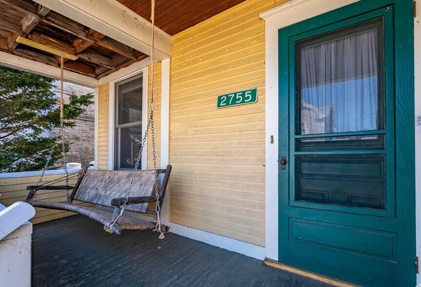 Building Photo - 2755 Essex Rd