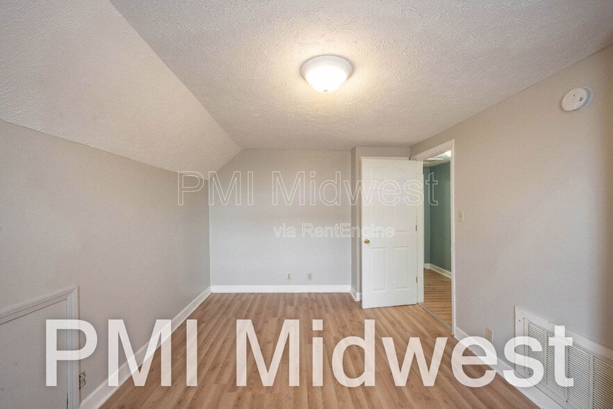 Building Photo - 921 S Buckeye St