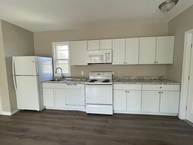 Building Photo - 1002 N 9th St