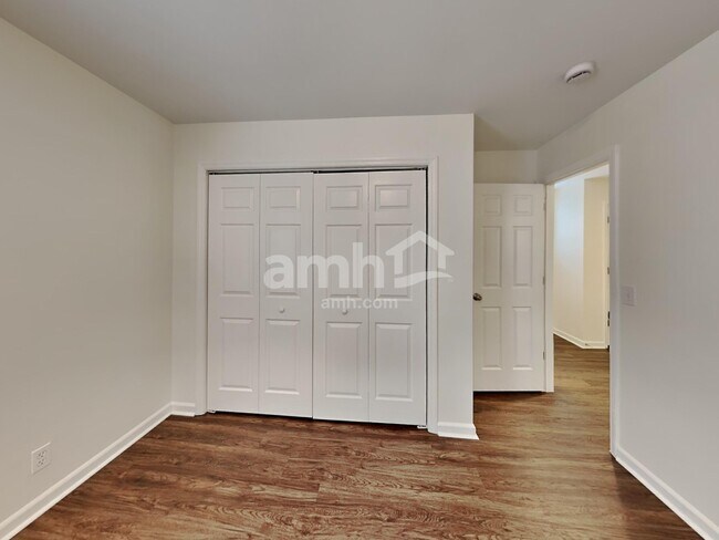 Building Photo - 1502 Halifax Dr