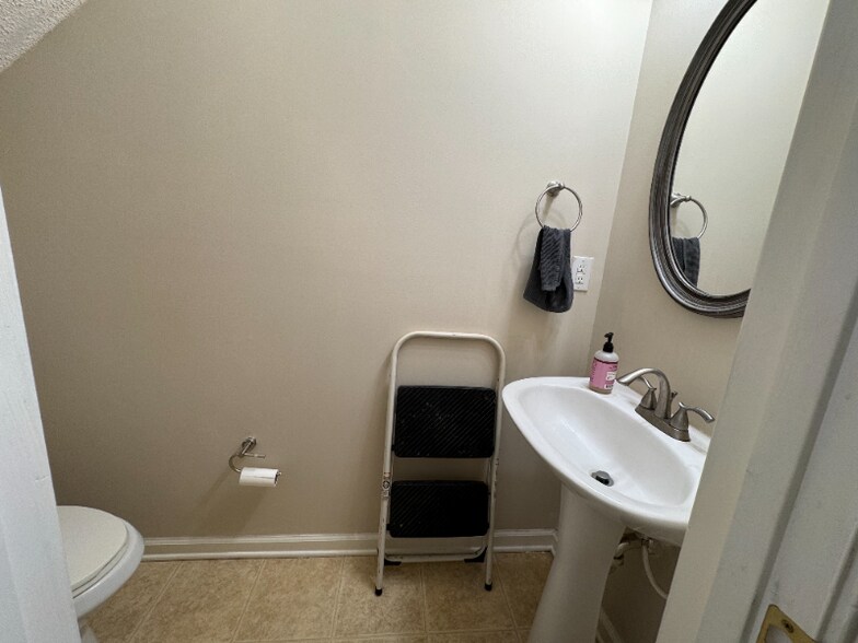 Building Photo - 431 Windstone Trail