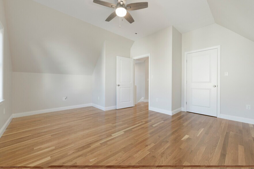 Building Photo - 4 Benson St