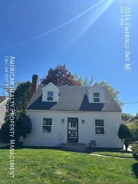 Building Photo - 2014 Emerald Ave NE