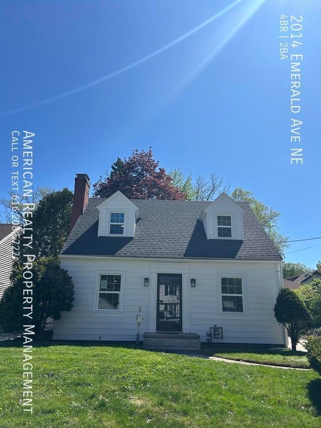 Primary Photo - 2014 Emerald Ave NE