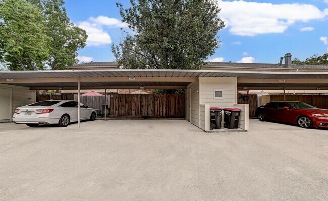 Building Photo - 14361 Misty Meadow Ln