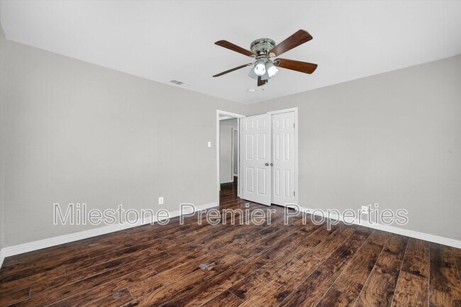 Building Photo - 1721 S Fannin Ave