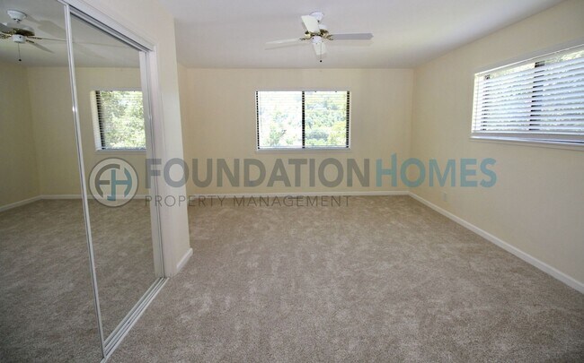 Building Photo - 93 Live Oak Ave