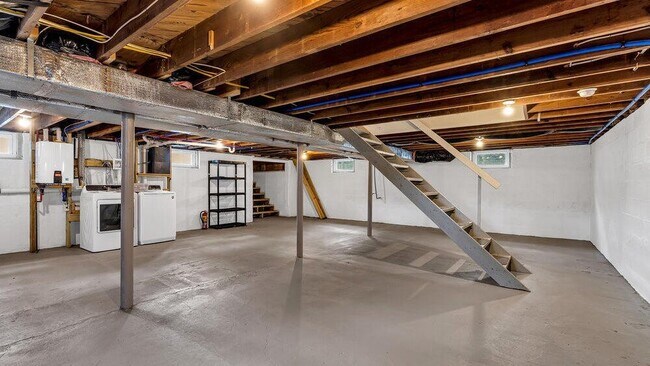 Building Photo - 557 Mantoloking Rd