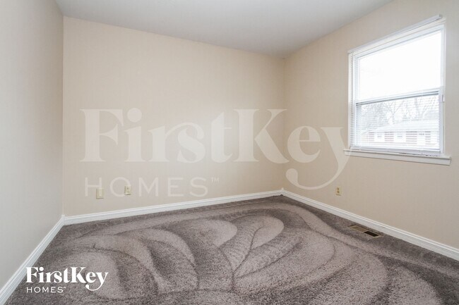 Building Photo - 1426 Moores Manor