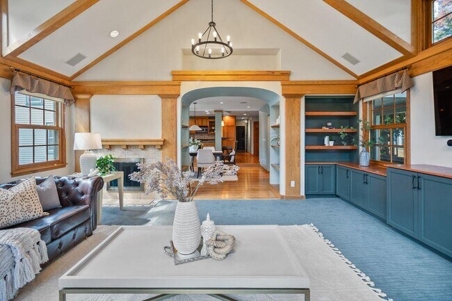 Building Photo - 5160 N Kent Ave