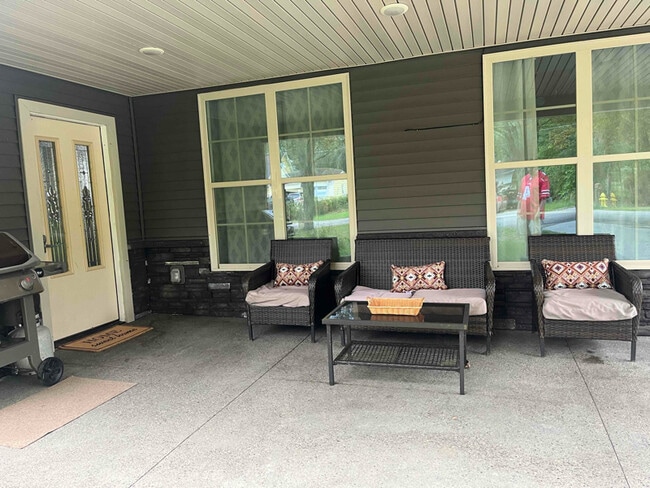 Building Photo - 578 Tuscarora Rd