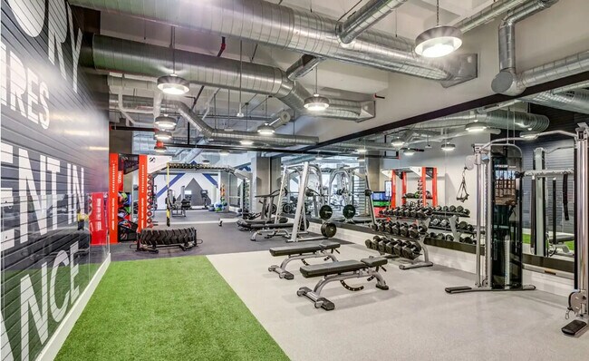 Building Photo - 2344 Camden Dr