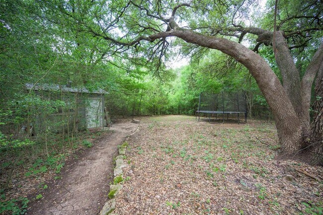 Building Photo - 6000 La Naranja Ln