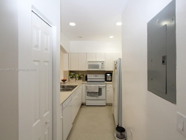 Building Photo - 5755 NW 115th Ct