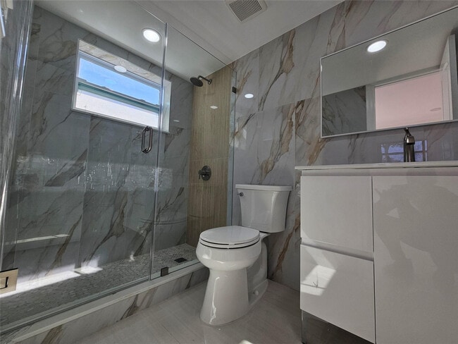 Building Photo - 6201 SW 37th St